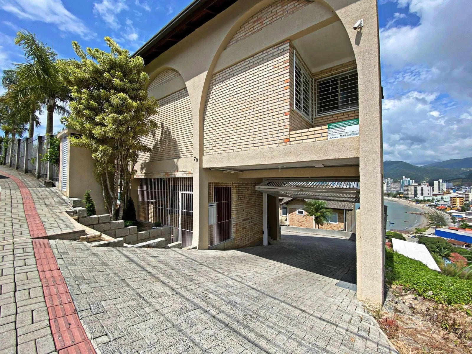 CASA DE ALTO PADRÃO