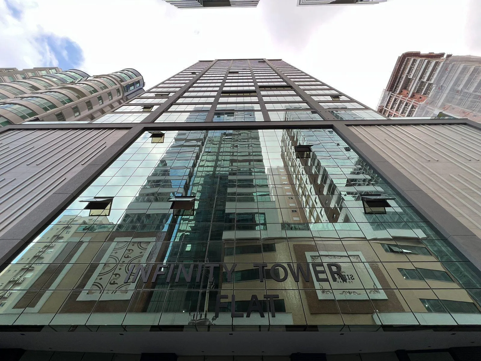 INFINITY TOWER FLAT