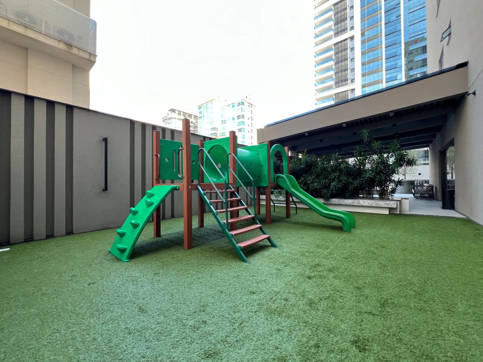 INFINITY TOWER FLAT