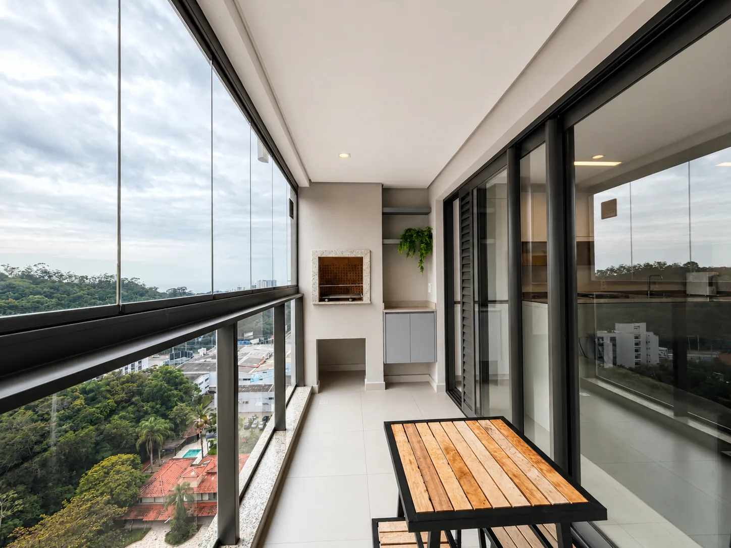 BRAVA GARDEN HOME CLUB