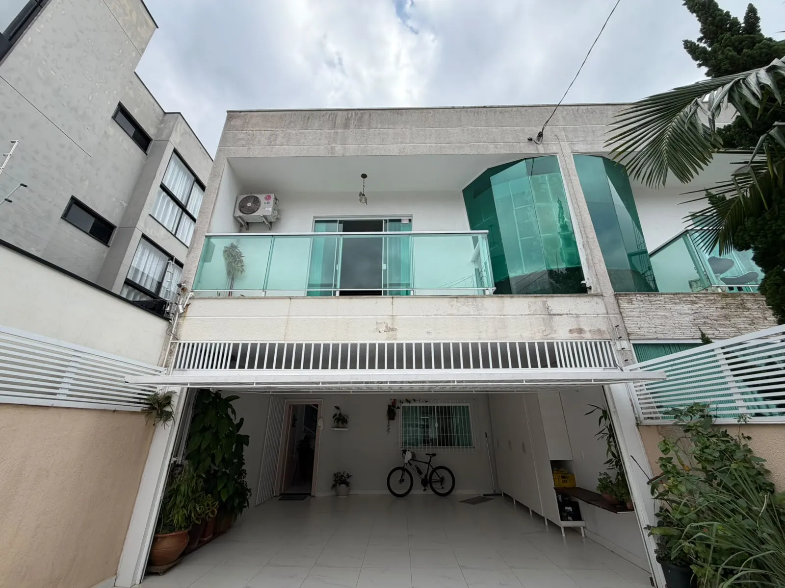 CASA CONTEMPORÂNEA