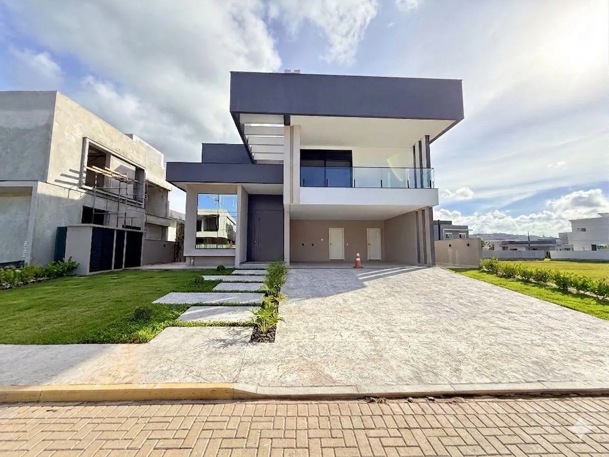 CASA DE ALTO PADRÃO CALEDÔNIA