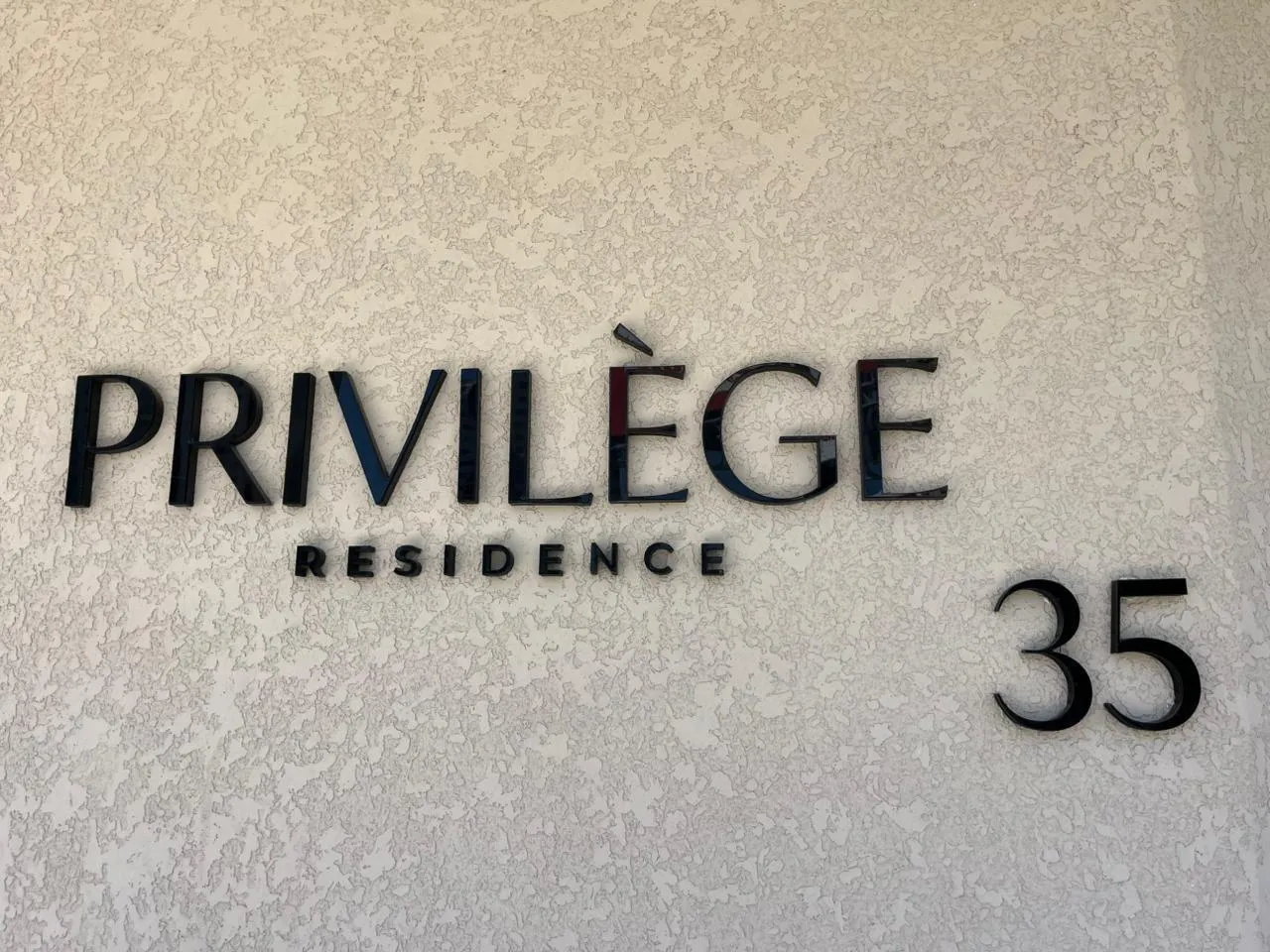 PRIVILÉGE