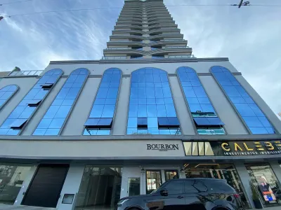 Apartamento de 3 dormitórios, sendo 2 suítes no Bourbon à venda em Itapema - SC - Itapema