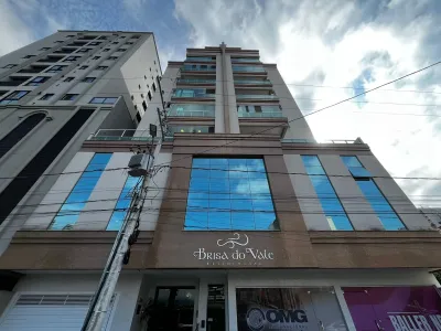 Apartamento de 2 dormitórios, sendo 1 suíte no Brisa Do Vale à venda em Meia Praia - Itapema