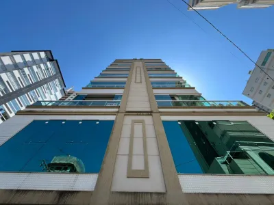 Apartamento de 2 dormitórios, sendo 1 suíte no Elegance à venda em Meia Praia - Itapema