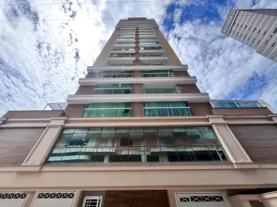 Apartamento de 2 suítes no Garden Park à venda em Meia Praia - Itapema